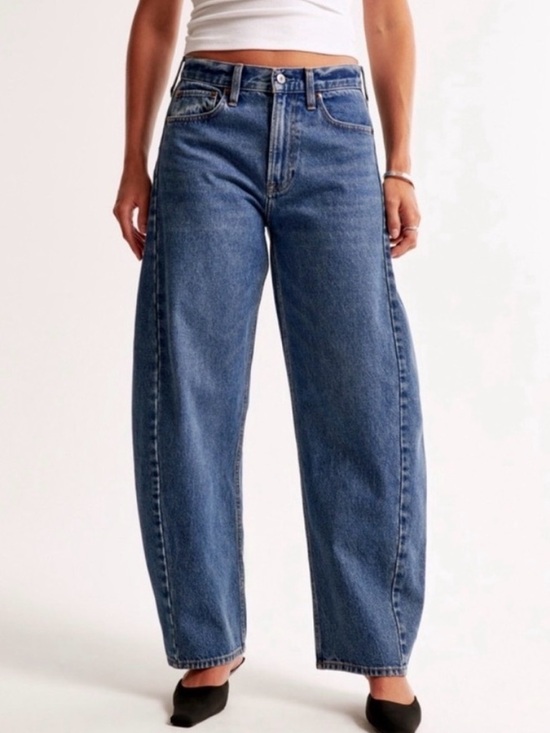 Abercrombie & Fitch Denim - Abercrombie and Fitch The Barrel Jean Mid Rise Curve Love Size 32/14 S